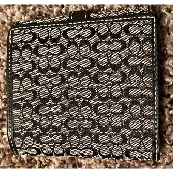 Coach Wallet Billfold w/ Bonus Mini Tags! - Picture 8 of 8